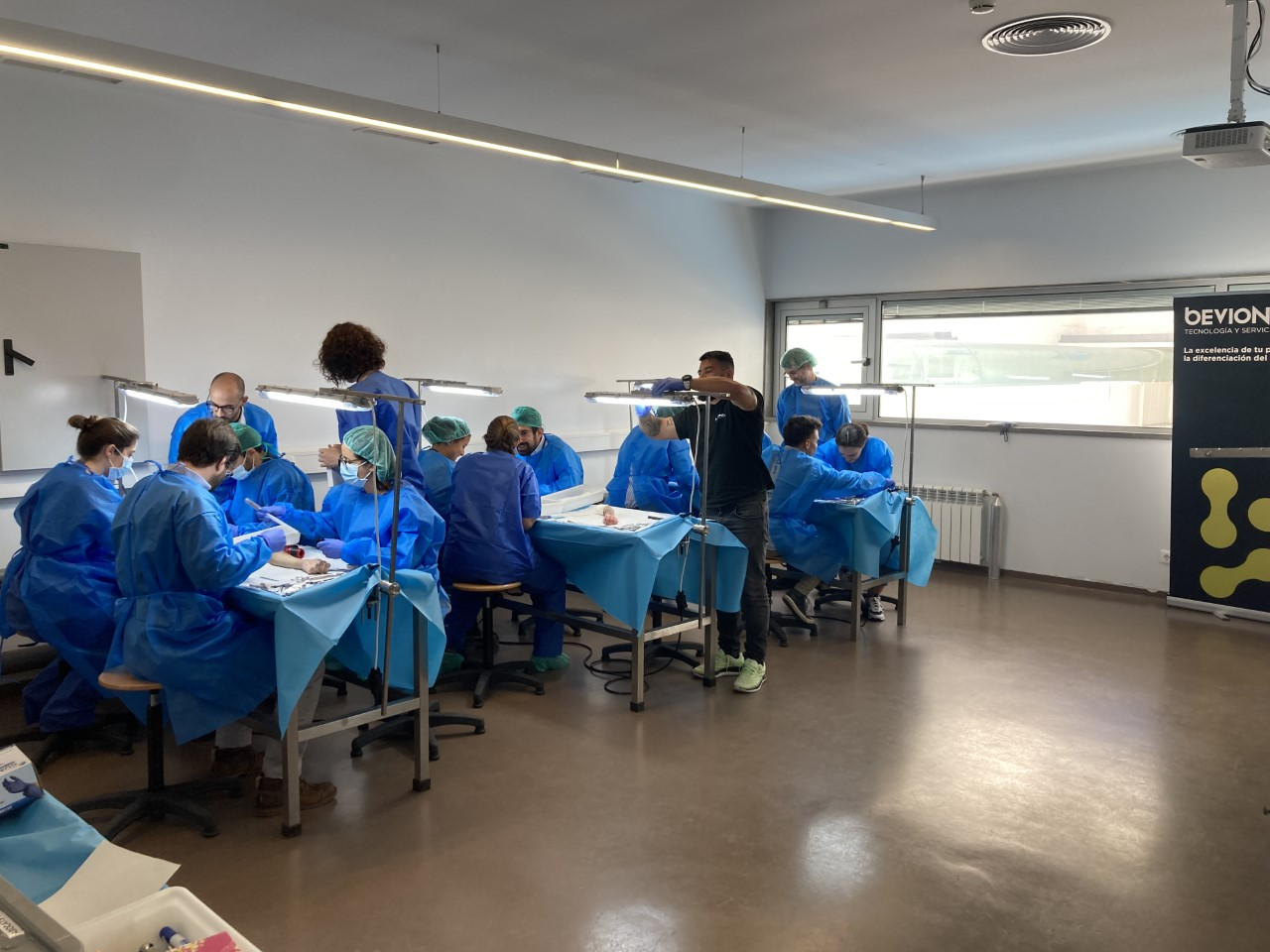 O Dr. Carlos Ramos de Pina participou recentemente como prelector e co-organizador nos primeiros dois módulos de formação em cirurgia da Mão do Grupo do Punho e Mão