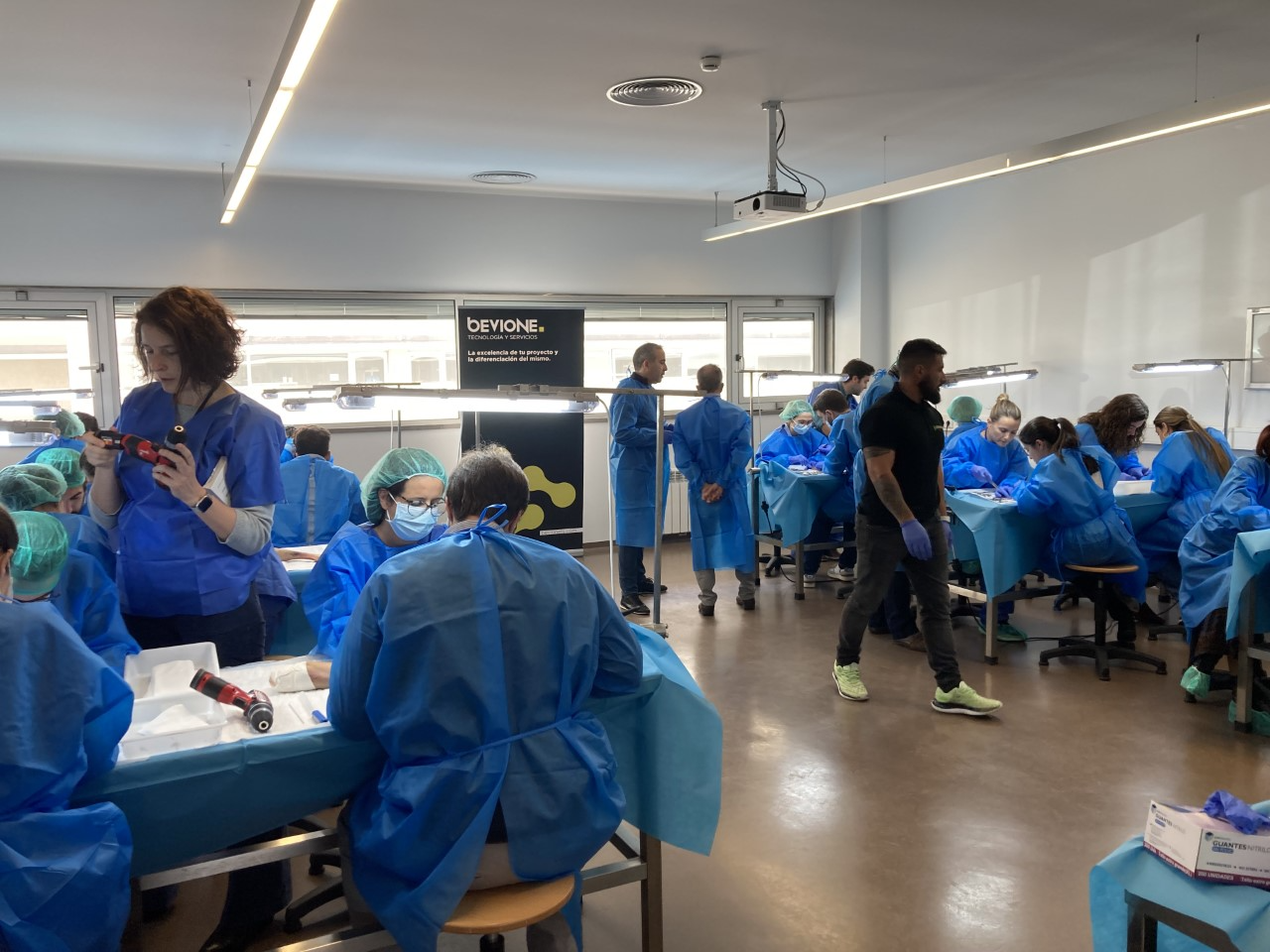 O Dr. Carlos Ramos de Pina participou recentemente como prelector e co-organizador nos primeiros dois módulos de formação em cirurgia da Mão do Grupo do Punho e Mão